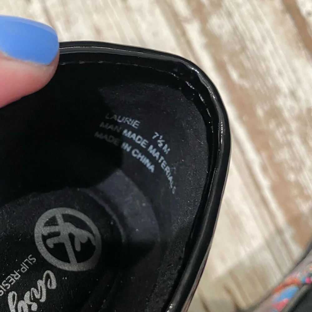 EASY STREET "Tiffany clog" slip resistant/non-marking. FUN & PRACTICAL 🎉 - Picture 3 of 14